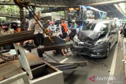 Pengemudi penyebab tabrakan beruntun di Jaktim diduga mengantuk