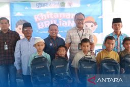 BRI khitan massal 50 anak di Humbahas