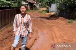 Pemkab Cianjur membangun jalan rusak selama lima tahun ke depan