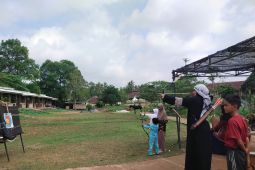 Orang tua isi waktu libur anak dengan olahraga panahan cegah candu gawai
