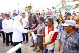 Gubernur berikan bantuan perikanan Rp276 juta bagi nelayan Banyuwangi