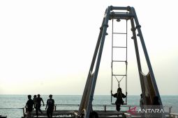 Kunjungan wisatawan di Pantai Anyer selama libur sekolah turun