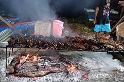 Pemkot Jayapura dorong ikan asap sebagai cenderamata khas daerah