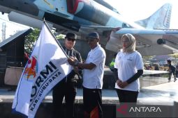 Sujiwo lepas kontingen KORMI Kubu Raya ke FORNAS Lombok