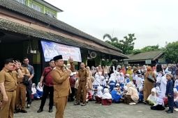 Pemkot Jambi  dukung para ayah antar anak ke sekolah