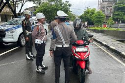 Polda Maluku menindak 57 pelanggar di hari kedua operasi patuh 2025
