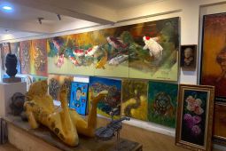 Rumah Seni Ropih, Galeri Keluarga Penjaga Warisan Seni di Braga Bandung