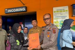 Ketum  KONI Jambi lepas jenazah Oki Yusmika ke pemakaman di Bungo