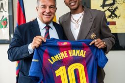 Lamine Yamal resmi perpanjang kontrak dan pakai nomor 10 di Barcelona