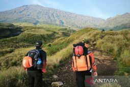 Jalur pendakian Pelawangan-Danau Segara Anak Rinjani ditutup