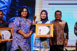 Bupati Serang Ratu Zakiyah terima penghargaan Pimred Award 2025