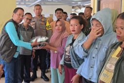 Donggala beri bantuan pangan di Sindue untuk turunkan stunting