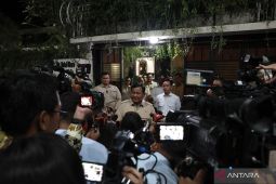Presiden Prabowo bercerita alasannya banyak ke luar negeri kepada Jokowi