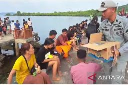 Bakamla kerahkan KN Gajah Laut evakuasi penumpang KM Barcelona 5