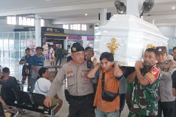 Polda Sulut tetapkan nakhoda KM Barcelona yang terbakar sebagai tersangka