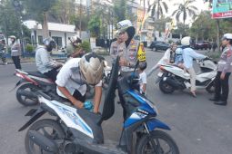 Ratusan pengendara R2 dan R4 terjaring razia operasi patuh di Lombok Timur