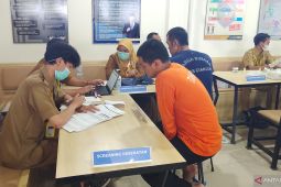 Pemkab Cianjur menyalurkan bantuan kesehatan bagi warga Lapas Cianjur