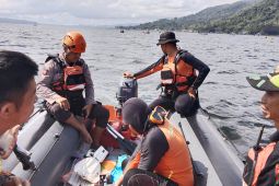 Tim SAR gabungan cari korban tenggelam di Danau Tondano Minahasa