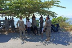 Bolos di pantai, Sembilan pelajar SMP-SMK diciduk Satpol PP Lombok Timur