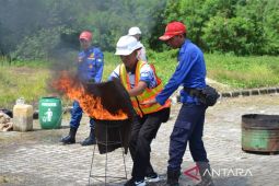 Pelindo Regional 2 Tanjungpandan gelar simulasi pemadam kebakaran