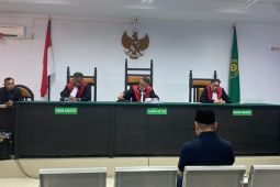 Mantan Bupati Bone Bolango divonis bebas dari dugaan korupsi bansos