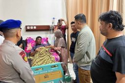 Kapal tenggelam dihantam badai, dua nelayan Aceh Timur hilang, 12 selamat