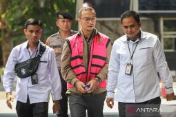 KPK memfasilitasi Kejagung periksa tersangka tata kelola minyak