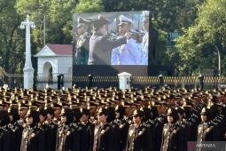 Prabowo lantik 2.000 perwira remaja TNI dan Polri