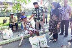 Pemkab Situbondo salurkan bantuan pangan kepada 70.193 KPM