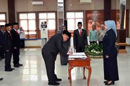 Bupati ingatkan pejabat di Kobar harus jadi pemimpin transformatif