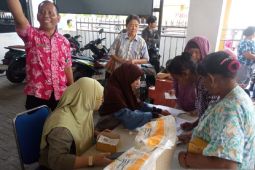 Bulog Sumut-TNI  salurkan beras bantuan pangan di Medan