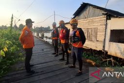 Basarnas membantu cari korban kecelakaan kapal di Jambi