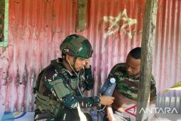 Satgas Yonif 521/DY melakukan Cek Kesehatan Gratis warga Elelim Yalimo