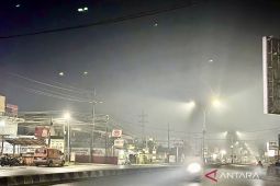 Kabut asap akibat karhutla muncul di Landasan Ulin Banjarbaru Kalsel Jumat dini hari