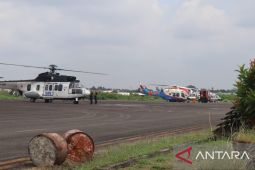 Lima helikopter dan  pesawat OMC bantuan pusat tiba di Jambi