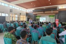 Asmo Kalbar gelar seminar Safety Riding di SMK N 1 Sintang