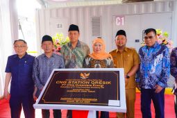Bangun ekonomi hijau, Khofifah resmikan CNG Station Gresik