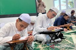 Puluhan santri Banjarmasin ikuti tes beasiswa ke Timur Tengah