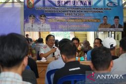 Anggota DPRD Kalsel bantu atasi pengangguran