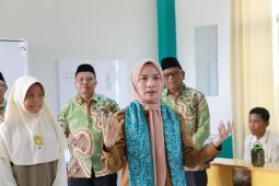Bupati Ratu Zakiyah sebut sekolah swasta atasi keterbatasan daya tampung