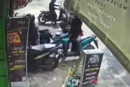 Pencuri sepeda motor tewas akibat diamuk massa