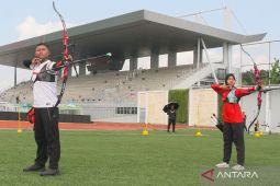 Tiga wakil Indonesia  ke 16 Besar Kejuaraan Dunia Panahan Remaja 2025