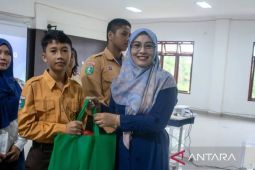 Pemprov Kaltim mulai salurkan 65 ribu seragam sekolah gratis, Agustus