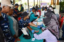 Layanan kesehatan gratis petugas TPA sampah