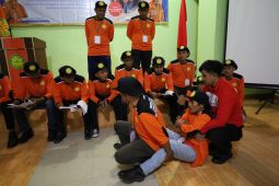 Basarnas dan DPR latih warga pesisir Pandeglang hadapi bencana