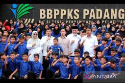 Gibran minta guru Sekolah Rakyat di Sumbar bekerja dengan tulus