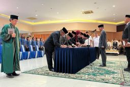 Amsakar lantik 7 pejabat eselon II lingkungan Pemkot Batam