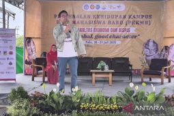 BI Sulteng edukasi mahasiswa baru FEB Untad tentang ekonomi digital