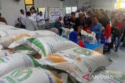 Bulog Sumut salurkan bantuan  pangan 8.800 ton untuk masyarakat