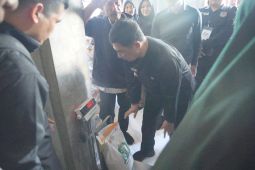 Bupati Garut: Pembagian beras gratis harus siang hari dan diawasi